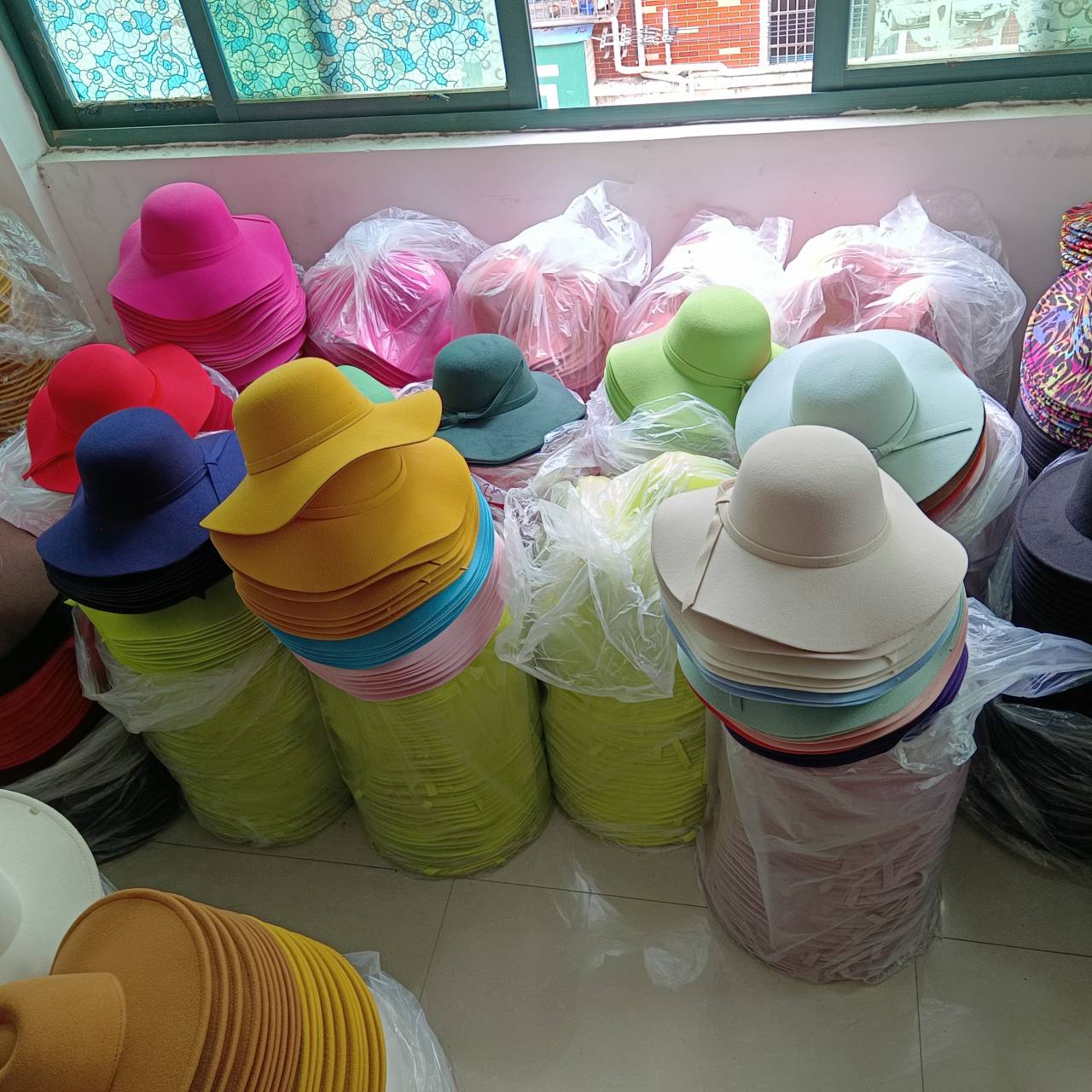 White Dome-shaped Ladies' Hat  - Hat Floppy Wide ulasan dan harga